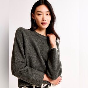 Abercrombie & Fitch Madeline Crew Sweater Small Dark Grey